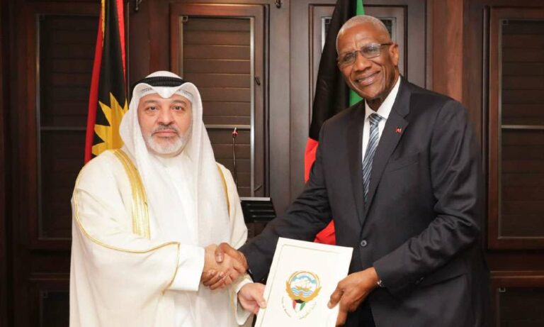 سفير-دولة-الكويت-لدى-جمهورية-كوبا-والمحال-إلى-أنتغوا-وبربودا-يقدم-أوراق-اعتماده-للحاكم-العام