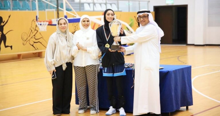 صدارة-'الطائرة'-بين-'العميد'-و'السفير'