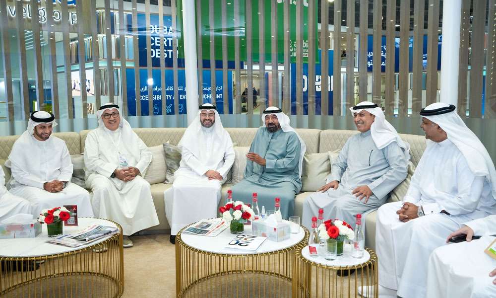 رئيس-“الطيران-المدني”-يبحث-مع-مسؤولين-إماراتيين-خطط-تطوير-النقل-الجوي