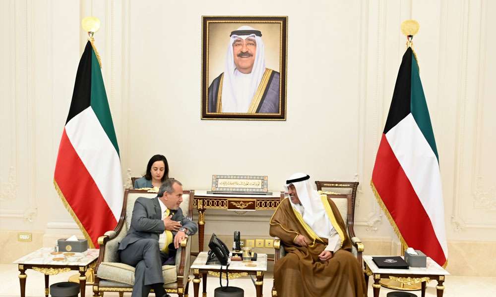 سمو-ولي-العهد-يتسلم-رسالة-موجهة-لسمو-أمير-البلاد-من-رئيسة-بيرو