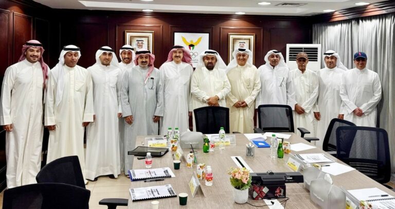 البدر-يشيد-بدور-عمومية-الألعاب-المائية