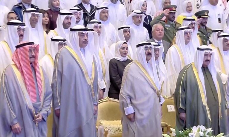 سمو-أمير-البلاد-يشمل-برعايته-وحضوره-حفل-تكريم-المتفوقين-من-خريجي-هيئة-التطبيقي-للعام-الدراسي-2024/2023