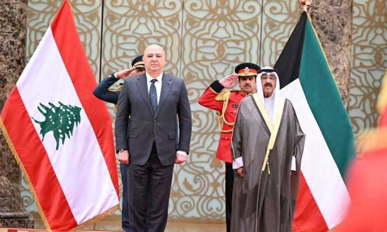 الرئيس-اللبناني-يصل-إلى-البلاد-في-زيارة-رسمية