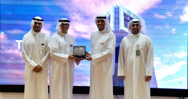'بيت-التمويل-الكويتي'-يستعرض-دور-العلاقات-العامة-بالمؤسسات-المالية-في-'جامعة-الخليج'
