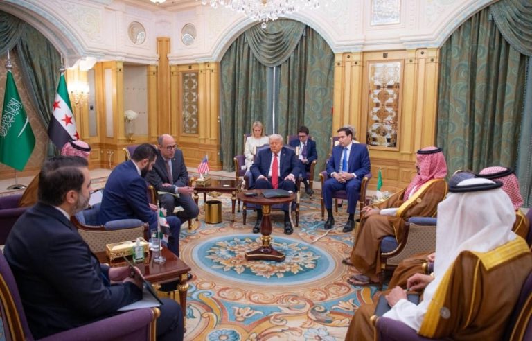 الخارجية-السورية:-لقاء-الشرع-وترامب-تناول-مكافحة-الإرهاب