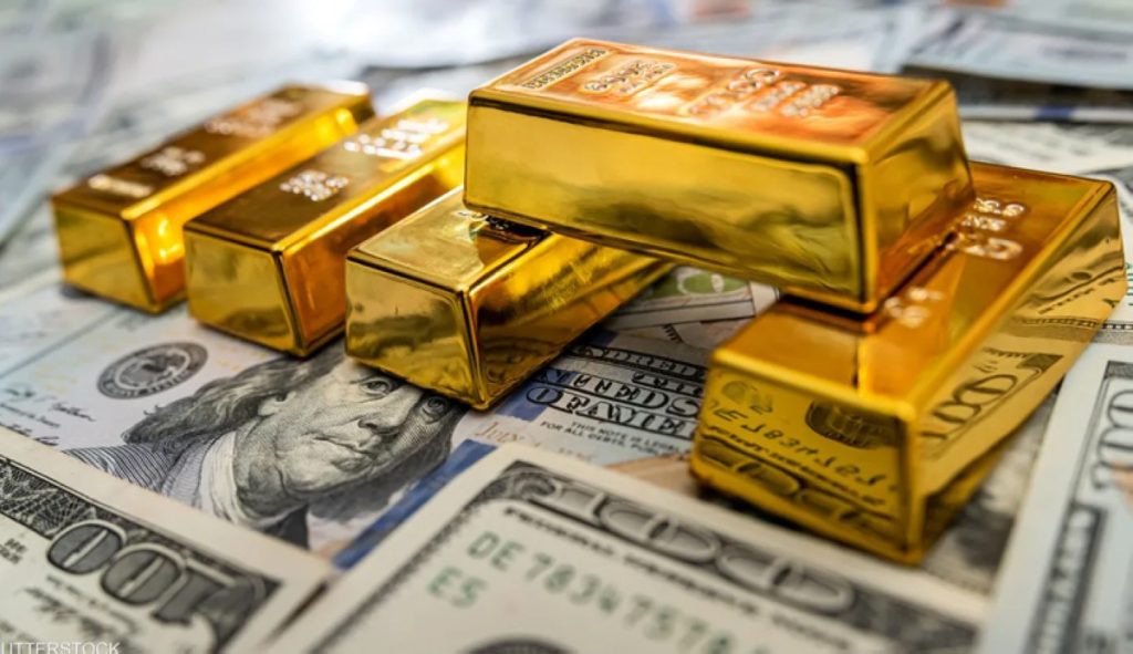 سعر-الذهب-يهبط-متجهاً-إلى-تكبد-خسائر-أسبوعية-مع-ارتفاع-الدولار