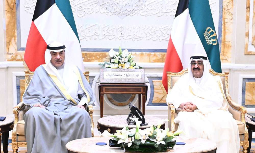 سمو-أمير-البلاد-يستقبل-سمو-ولي-العهد