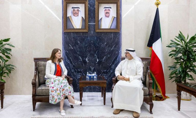 نائب-وزير-الخارجية-يستقبل-سفيرة-المملكة-المتحدة-لدى-البلاد