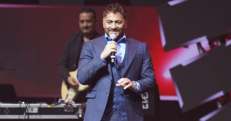 تامرحسني-'هرمون-السعادة'…-وتامر-عاشور-بالعكاز-'هيجيلي-موجوع'
