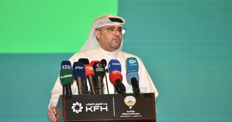 بيت-التمويل-الكويتي-ينظّم-أكبر-حفل-تكريم-لأوائل-الثانوية-العامة