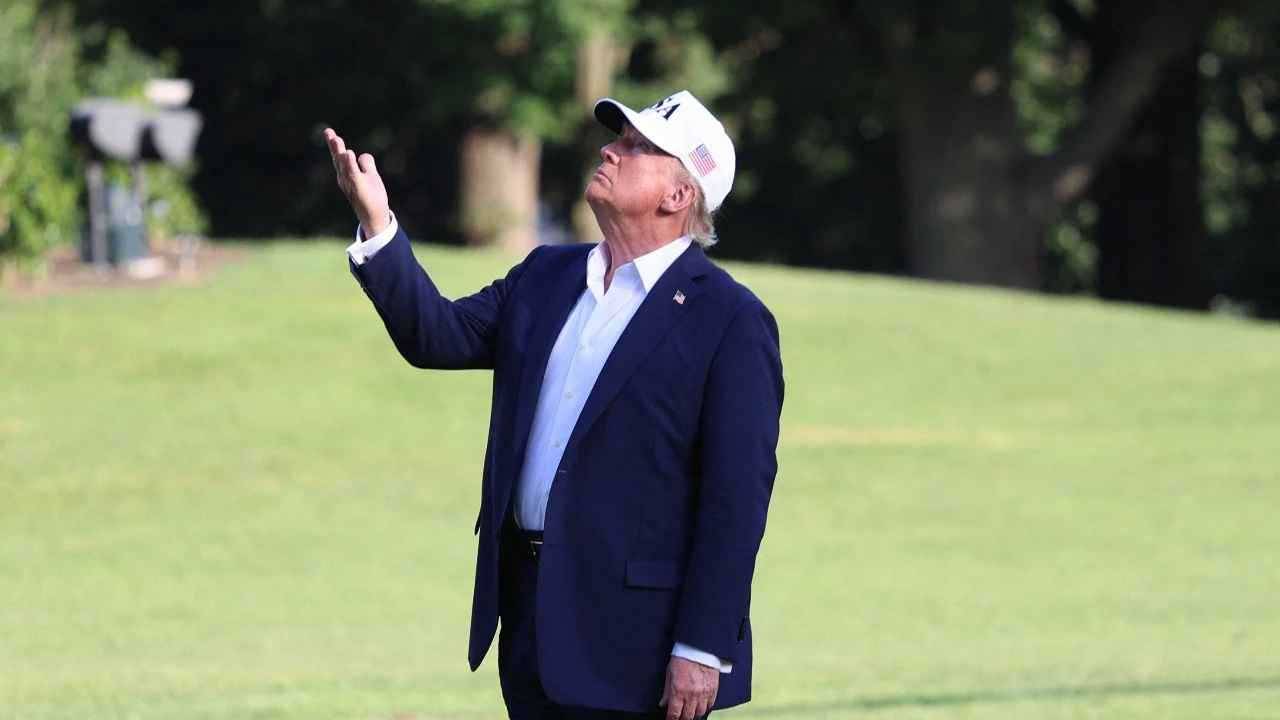 طائرتان-تخترقان-المجال-الجوي-المحظور-فوق-منتجع-ترامب-وتتعرضان-للإعتراض