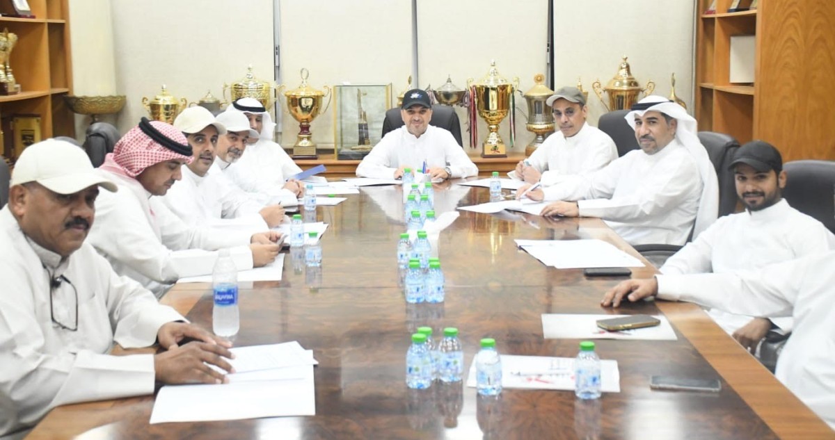 'اليد'-يوقف-الرئيس…-و'الأزرق'-إلى-القاهرة