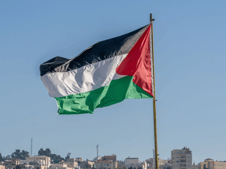 أميركا-ترفض-منح-مسؤولين-فلسطينيين-تأشيرات-ورئاسة-السلطة-تطالبها-بالتراجع