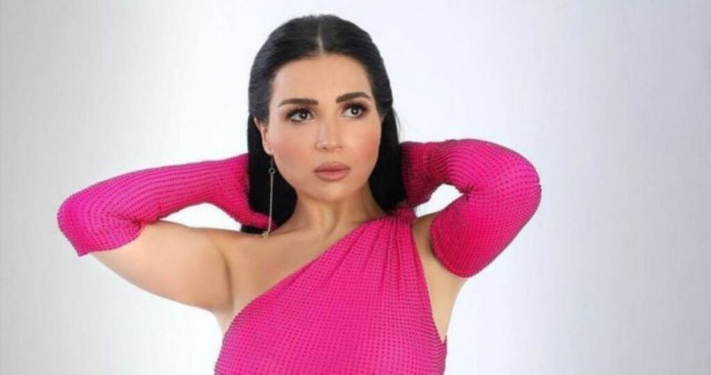 مي-عز-الدين:-ياسمين-عبدالعزيز-كانت-سندي-بعد-وفاة-والدتي