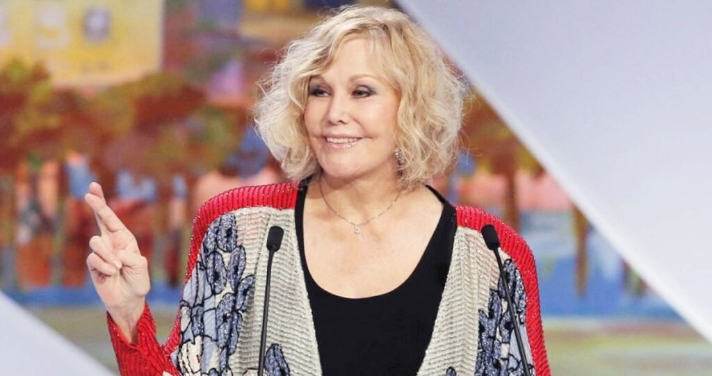 'فينيسيا-السينمائي'-يمنح-كيم-نوفاك-'الأسد-الذهبي'