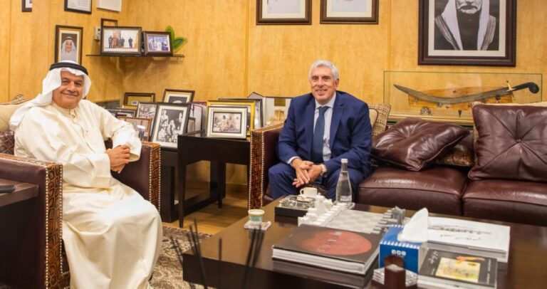 'علي-عبدالوهاب'-تستقبل-السفير-اللبناني-الجديد-في-الكويت