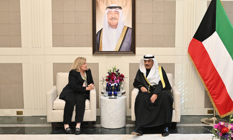 ممثل-سمو-أمير-البلاد-سمو-ولي-العهد-يستقبل-رؤساء-شركات-وأعضاء-من-غرفة-التجارة-الأمريكية-في-نيويورك