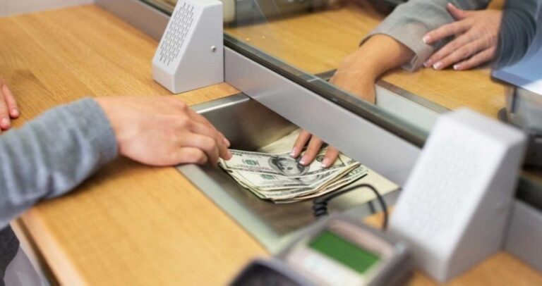 399-مليون-دولار-تحويلات-الفلبينيين-في-8-أشهر