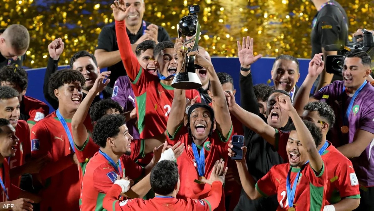 الملك-محمد-السادس-يهنئ-'شباب-المغرب':-اعتزاز-عميق-بظفركم-عن-جدارة-واستحقاق-بكأس-العالم