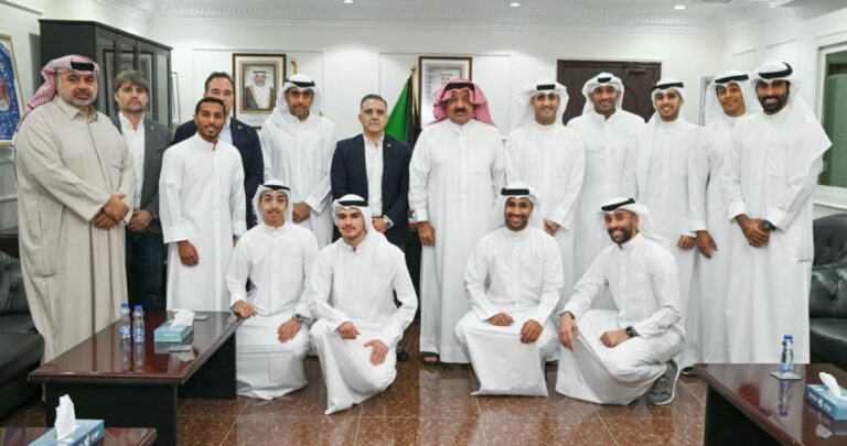 اليوسف-يكرم-'أزرق-الصالات'