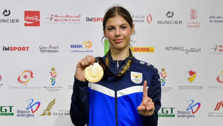 البطلة-ياسمين-وليد-تهدي-الكويت-الذهبية-الأولى-بـ'الألعاب-الآسيوية-للشباب'