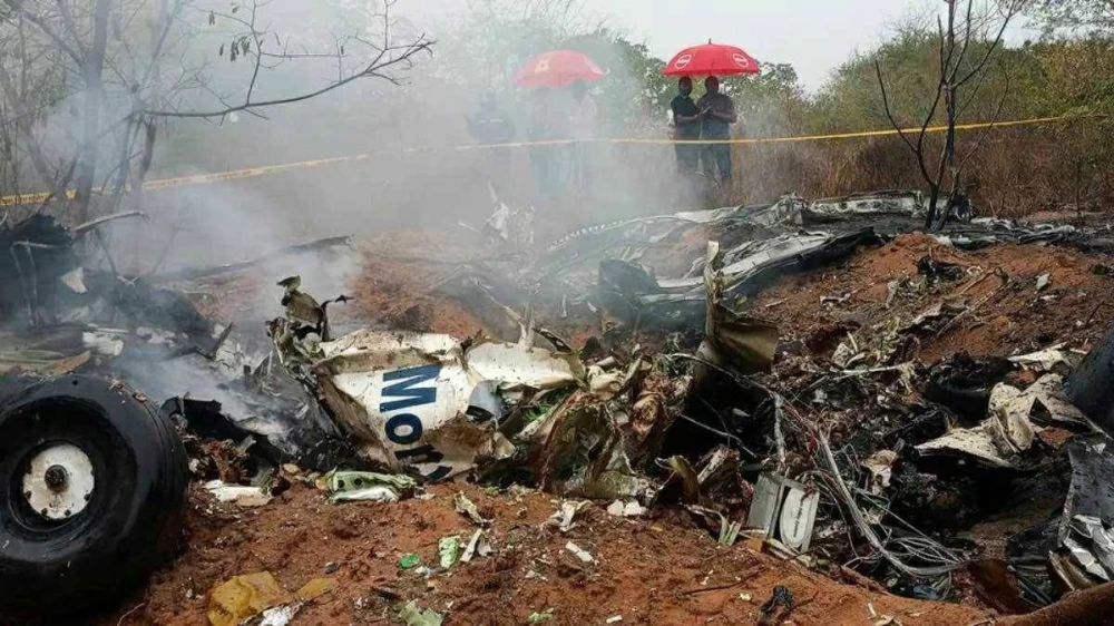 مصرع-12-شخصا-بتحطم-طائرة-سياحية-في-كينيا