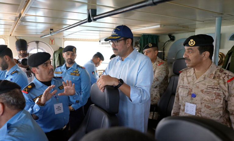 وزير-الدفاع:-القيادة-السياسية-حريصة-على-دعم-القوات-المسلحة-ورفع-كفاءتها-وتعزيز-جاهزيتها