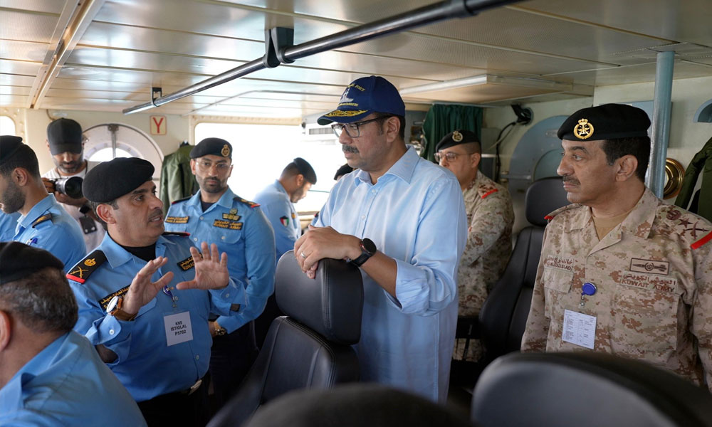 وزير-الدفاع:-القيادة-السياسية-حريصة-على-دعم-القوات-المسلحة-ورفع-كفاءتها-وتعزيز-جاهزيتها