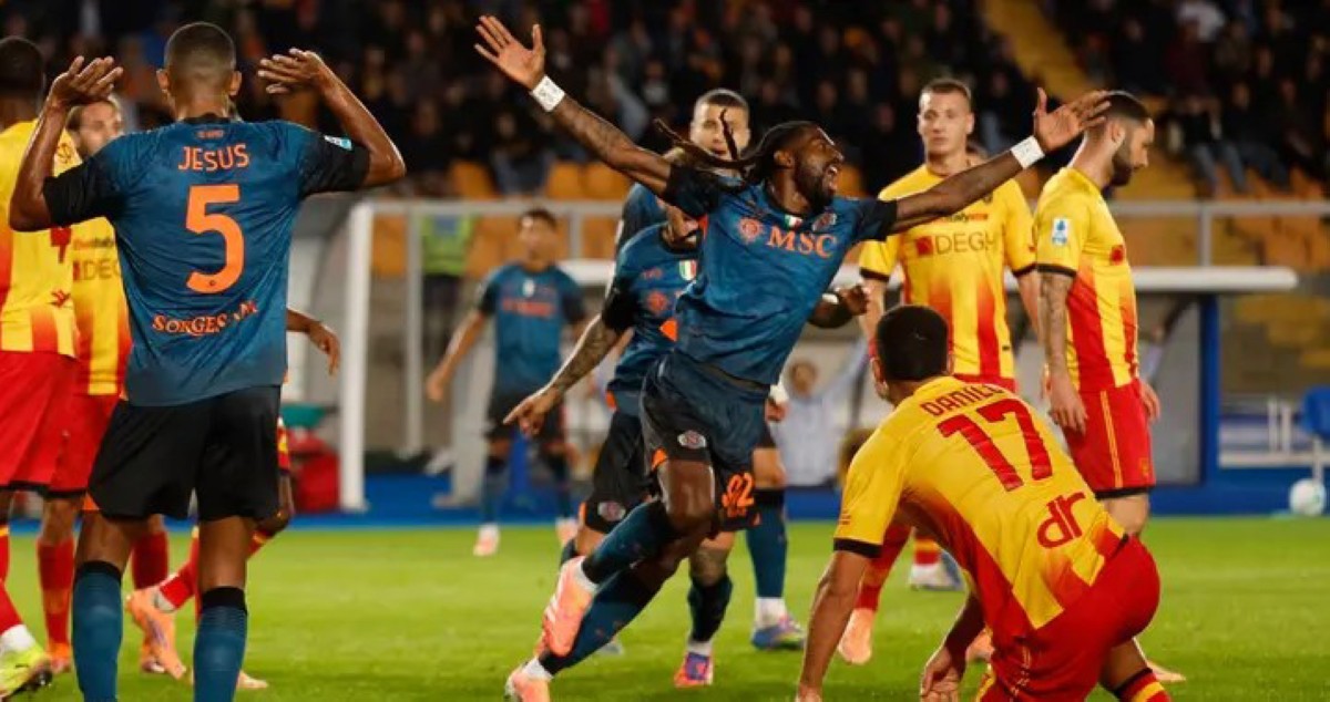 نابولي-ينفرد-بالصدارة