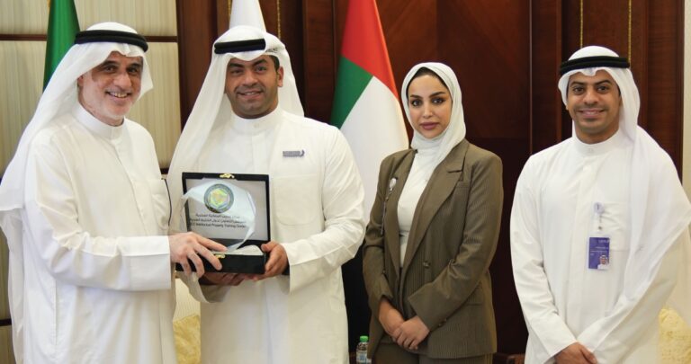 بنك-وربة-يدعم-مسيرة-الطلبة-المكفوفين-التعليمية