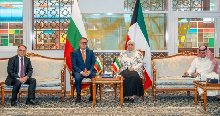 المنيفي-بحثت-تعزيز-العلاقات-الاقتصادية-والتجارية-مع-بلغاريا