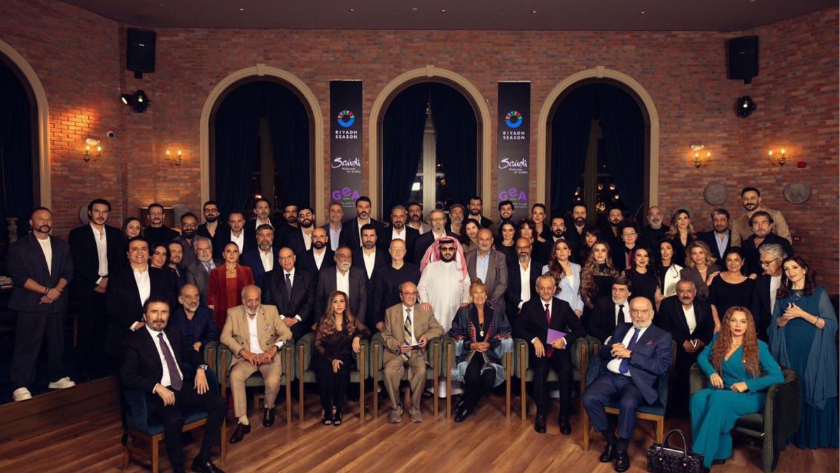 تركي-آل-الشيخ-يجمع-نجوم-سوريا-في-الرياض