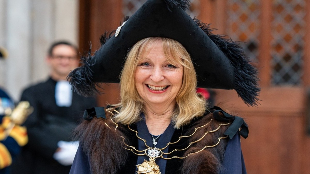 البارونة-لانغلي-تتسلم-رسمياً-منصب-عمدة-الحي-المالي-في-لندن