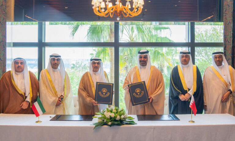 الصندوق-الكويتي-للتنمية-يوقع-مع-البحرين-اتفاقية-قرض-بـ-100-مليون-دولار-لتطوير-شبكة-الكهرباء