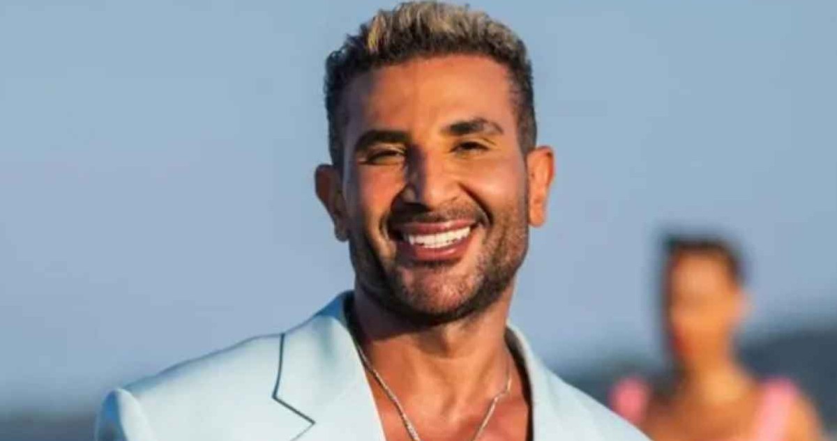 أحمد-سعد-بعد-الحادث…-يستطيع-السير-على-قدميه-الآن