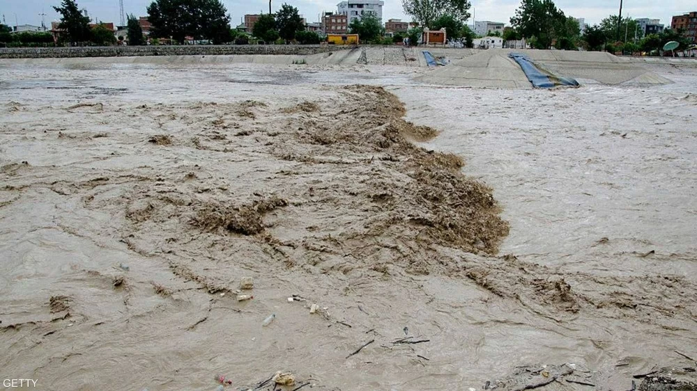 أمطار-تسبب-فيضانات-في-إيران-بعد-تلقيح-السحب-لمواجهة-الجفاف