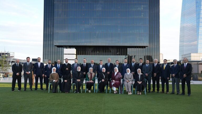 بيت-التمويل-الكويتي-يحتفي-بخريجي-النسخة-الرابعة-من-أكاديمية-القيادة