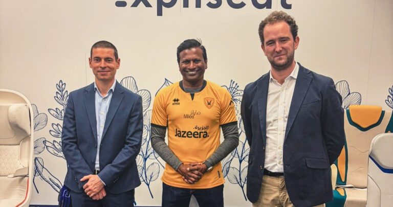 'الجزيرة'-تتسلّم-مقاعد-'tiseat-2x'-لأسطول'-a320'-من-'expliseat'