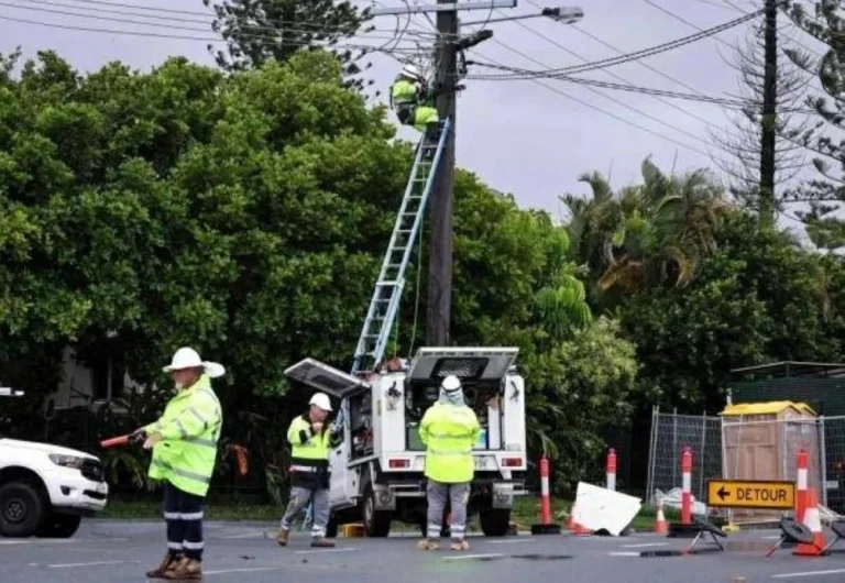 إعصار-«فينا»-يقطع-الكهرباء-عن-19-ألف-أسترالي