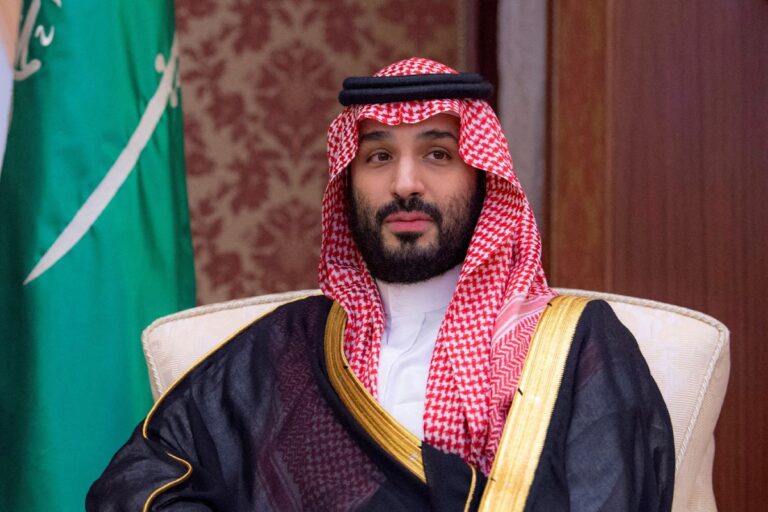 تأمين المستقبل.. كيف توازن دول الخليج بين أخطار الشرق واستقرار الغرب