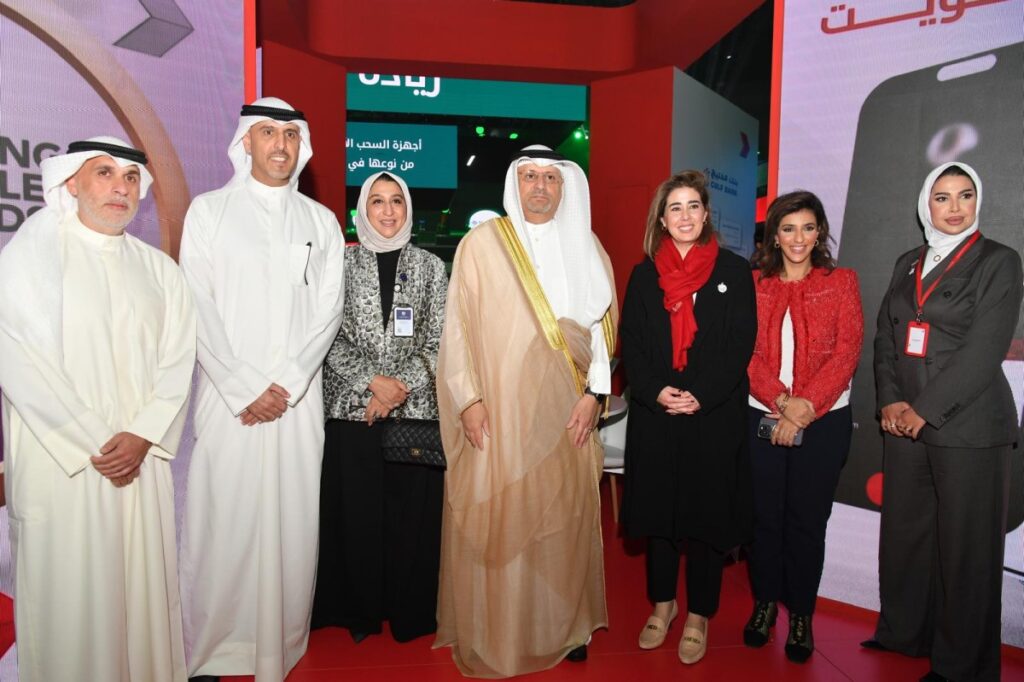 'الخليج'-راعٍ-بلاتيني-في-معرض-'nexus'-للتكنولوجيا