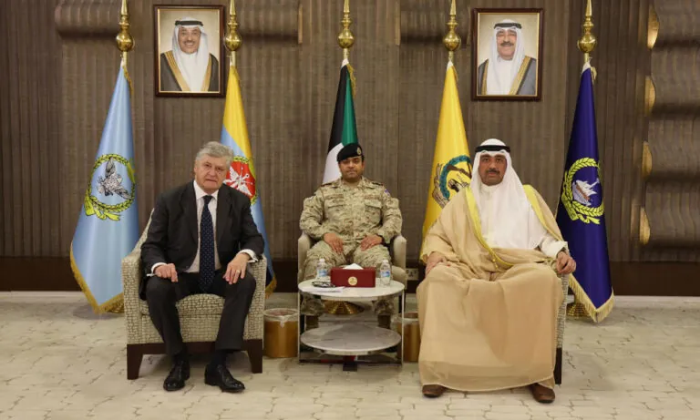 وزير-الدفاع-يبحث-مع-وزير-الشؤون-التجارية-الخارجية-الفرنسي-موضوعات-مشتركة