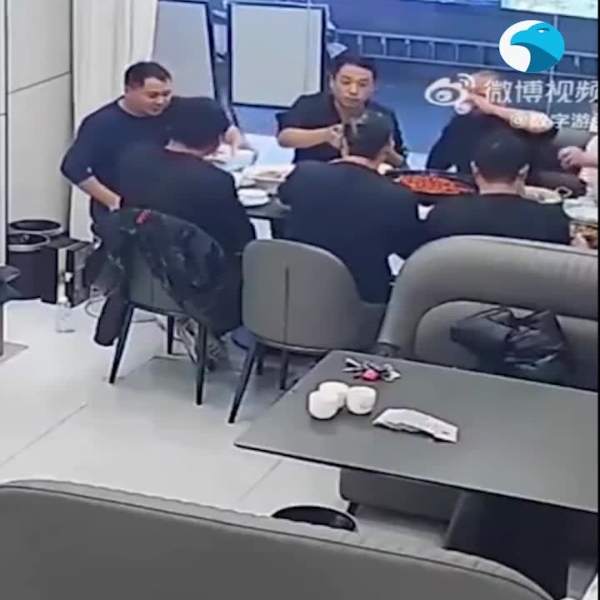 انفجار-موقد-غاز-يفاجئ-روّاد-مطعم