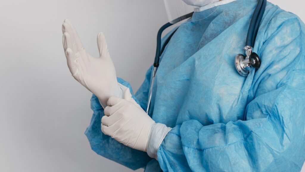 طبيبة-مزيفة-أجرت-عمليات-تجميل-لنجوم-'سوشيال-ميديا'