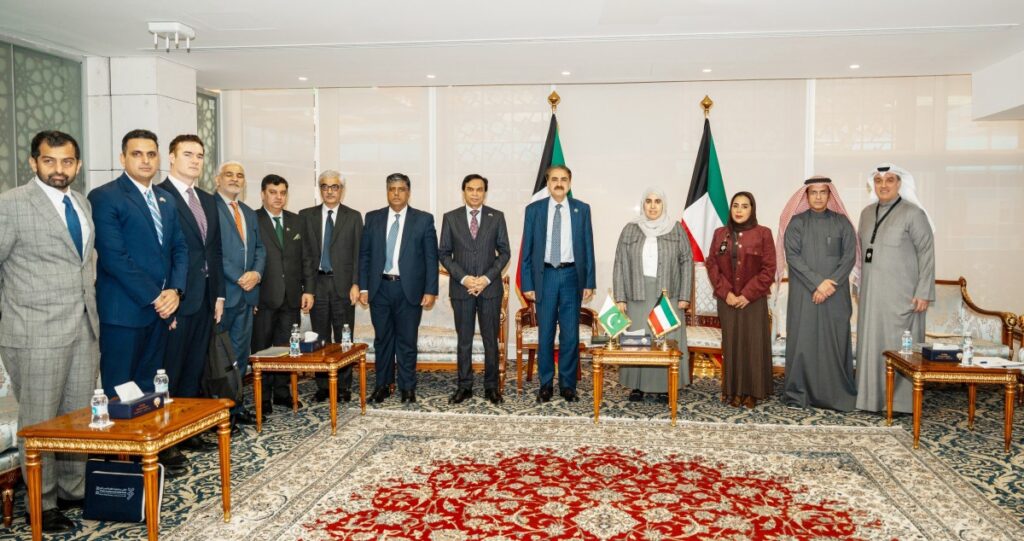 وكيلة-وزارة-المالية-تستعرض-التعاون-مع-وفد-باكستاني