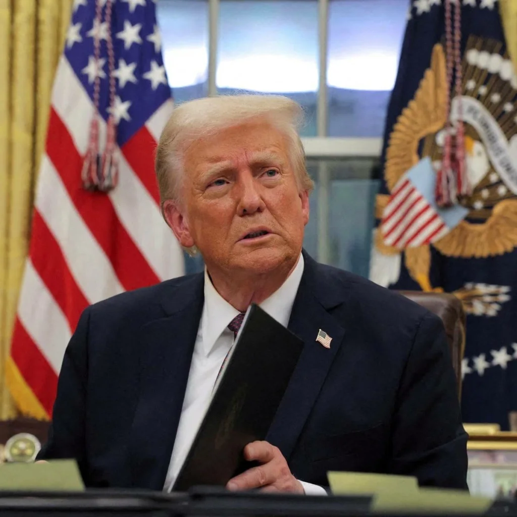 ترامب-يعلن-حالة-الطوارئ-في-10-ولايات-أمريكية-بسبب-العاصفة-الثلجية