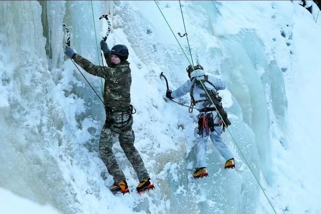 معسكر-«فايكنغ».-بريطانيا-تدرب-مشاة-البحرية-على-حرب-الجليد-ضد-روسيا