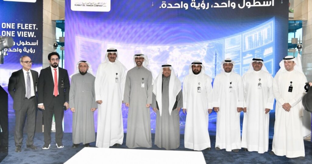 وزير-النفط-يفتتح-مركز-مراقبة-أداء-أسطول-شركة-'ناقلات-النفط'