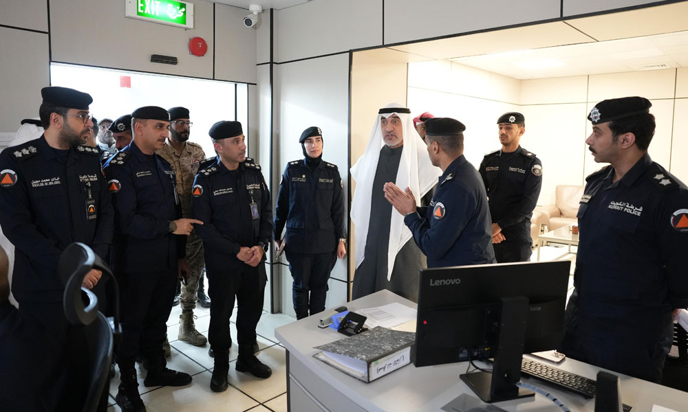 النائب-الأول-لرئيس-مجلس-الوزراء-ووزير-الداخلية-يترأس-اجتماعا-في-غرفة-عمليات-الدفاع-المدني-المشتركة