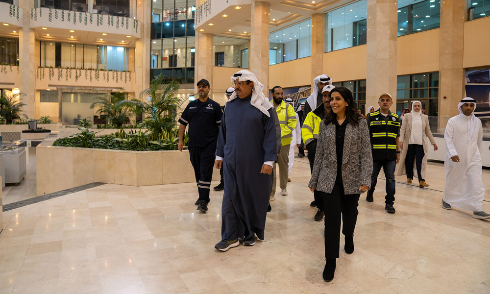 سمو-رئيس-مجلس-الوزراء-يقوم-بزيارة-تفقدية-إلى-مركز-الإيواء-التابع-لوزارة-الأشغال-العامة